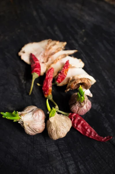 Salo med kryddor, vitlök och röd paprika — Stockfoto