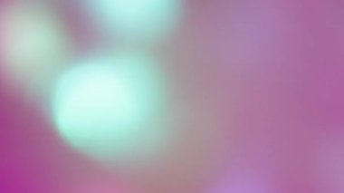 Dereceli yansıma. Disko sızıntısı bulanık. Pembe yanıp sönen prizma parlayan ışıltıyı dağıttı. Şenlikli soyut parlak arkaplan.