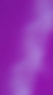 Dikey video. Mercek optik etkisi. Bulanık ışık yansıması. Soyut sanat arka planında sönük mor renkli göz kamaştırıcı ışıltı dokusu.