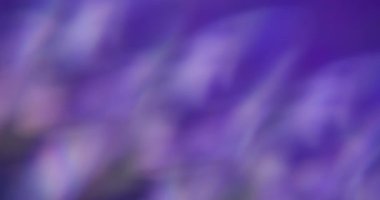 Odaklanmamış aydınlatma örtüsü. Renkli işaret fişeği. Mavi menekşe dalgalı doku değişimi. Neon parlaklığı soyut kaleydoskopik arkaplan.