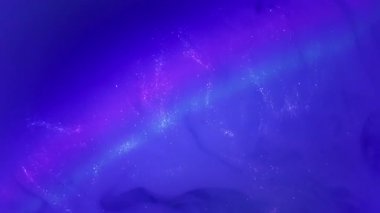 Mürekkep sisi. Boya akışı. Odaklanmamış mavi neon rengi simler soyut bulut ışığı sanat arka planına yayılan sıvı gökkuşağı duman dokusu bırakır.