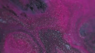 Köpüklü sıvı. Parlak mürekkep karışımı. Odaklanmamış mor siyah renk parçacıkları dokusu karışık dalga soyut sanat arkaplanı.
