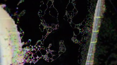 Piksel dalgası. Renk bozukluğu. Pembe akış parıltı ses kalıntıları sıkıntılı gökkuşağı etkisi sıvı kristal koyu siyah soyut sanat bokeh arkaplan.