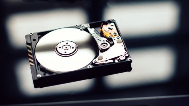 Bilgisayardan açık hdd (sert yuvarlak yüzey)