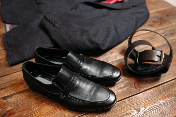 Lederschuh und Gürtel. Business Tuch Set — Stockfoto