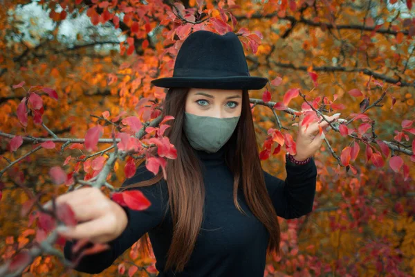 Girl Protective Mask Dressed Black Jacket Hat Background Autumn Park — Stock Photo, Image