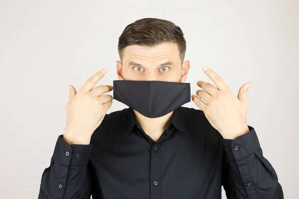 Man Wears Black Medical Mask — Stock Photo, Image