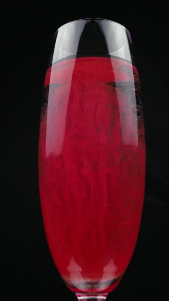 Rote Farbe Wasserglas Breitet Sich Aus — Stockvideo