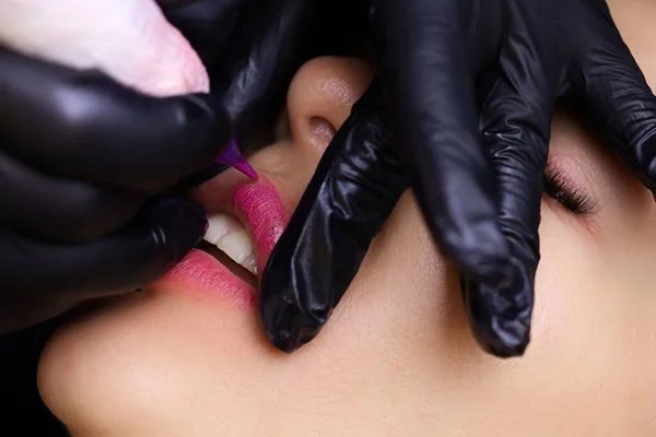 Procedura Tatuaggio Ripetuta Del Modello Fissare Colori Sfumature Sulle Labbra — Foto Stock
