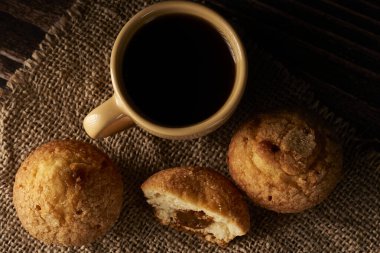 dulce de leche caramel muffins with coffee