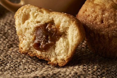 muffins filled with dulce de leche caramel