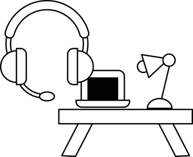 Bilgisayarı, lambası ve kulaklığı olan bir masa. Masa çalışmak ya da çalışmak için hazırlandı.