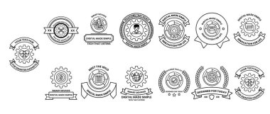 Çeşitli şekil ve tasarımlara sahip bir rozet koleksiyonu. Bazı rozetlerde kalp var.