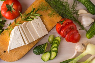 Masa üstü peynirli sebze 