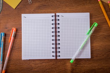 Defter ile okul malzemeleri