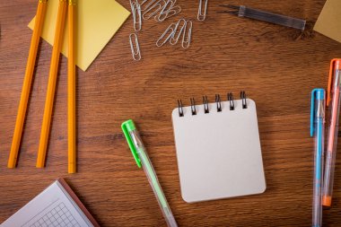 Defter ile okul malzemeleri