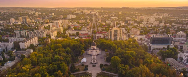 Park Centralny Kiszyniów Mołdawia 2020 Łuk Triumfalny Widok Lotu Ptaka — Zdjęcie stockowe