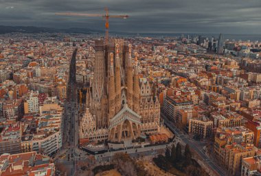 BARCELONA, İSPAN - Nisan 2021. Barcelona 'daki La Sagrada Familia.