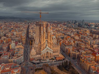 BARCELONA, İSPAN - Nisan 2021. Barcelona 'daki La Sagrada Familia.