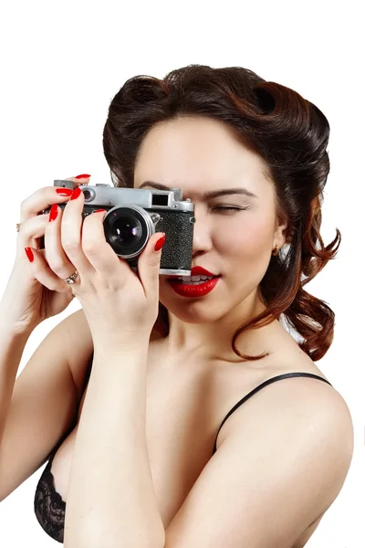 Pin up senhora em roupa interior com câmera de foto retro — Fotografia de Stock