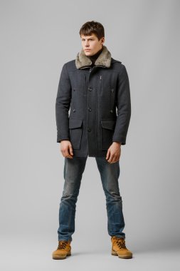 yakışıklı bir ceket