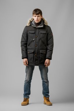 yakışıklı bir ceket