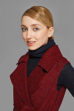 doğal makyaj, sarı saçlı ve mükemmel sk ile güzel model