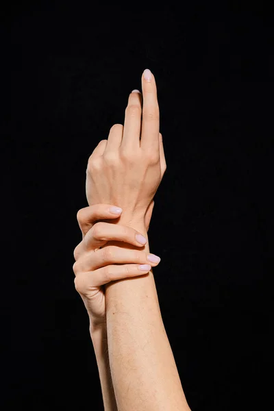 Mãos Mulher Mostrando Diferentes Gestos Sobre Fundo Escuro Foto Com — Fotografia de Stock