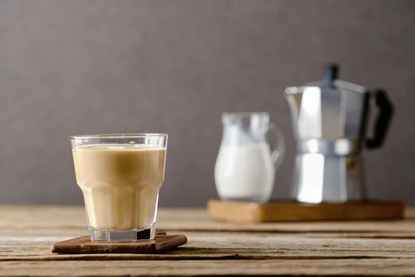 Café Glacé Avec Glaçons Lait Sur Table Bois — Photo