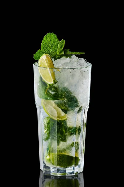 Classic Mojito Cocktail Isolated Black Background — Stock Photo, Image