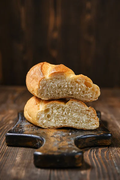 Vers Tarwebrood Houten Snijplank — Stockfoto