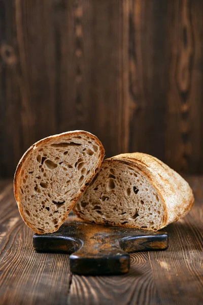 Pão Pão Massa Artesanal Com Textura Porosa Cortado Metade — Fotografia de Stock