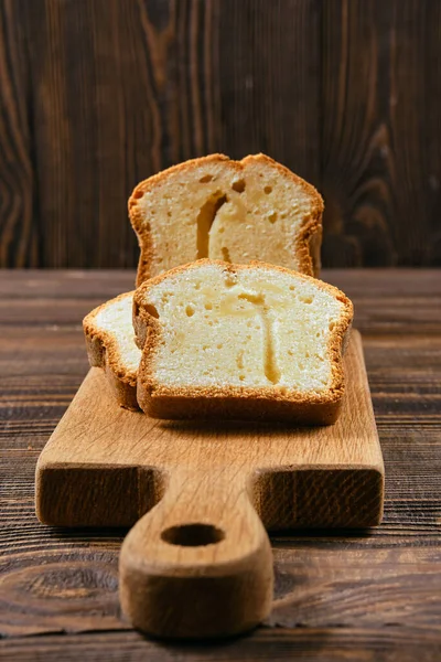 Vista Perto Bolo Biscoito Fresco Com Maçã Mesa Madeira — Fotografia de Stock