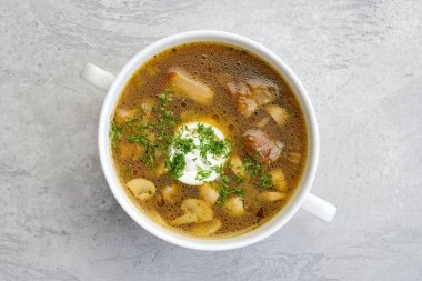 Mantar manzarası ve kremalı patates çorbası.