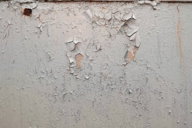 Duvardaki çatlak boya.