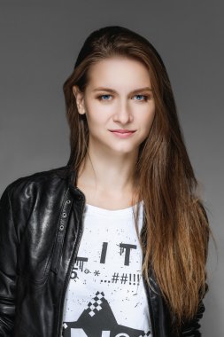 hemen hemen hiç yapmak olan bir kadının portresi temizle