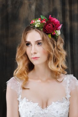 güzel gelin gelinlik portresi