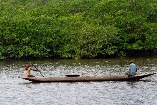 Maragogipinho Bahia Brésil Août 2018 Deux Pêcheurs Canot Descendant Rivière — Photo