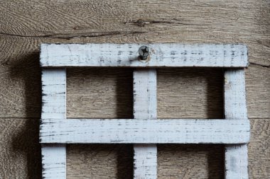 Dairenin içinde ofis malzemeleri var.