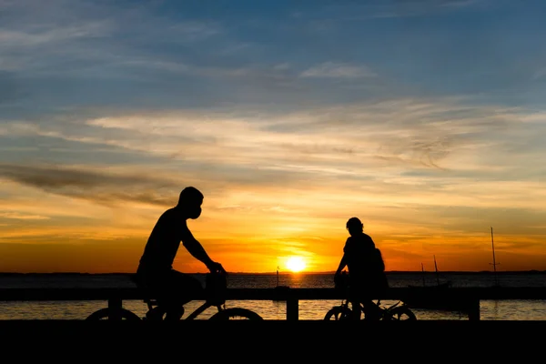 Salvador Bahia Brasil Mayo 2021 Silueta Personas Caminando Corriendo Bicicleta — Foto de Stock