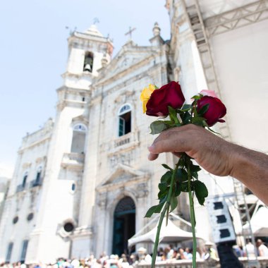 Salvador, Bahia, Brezilya - 08 Aralık 2018 Festa da Conceio da Praia. Her yıl binlerce inanan kiliseye dua etmeye ve azize saygılarını sunmaya gider..