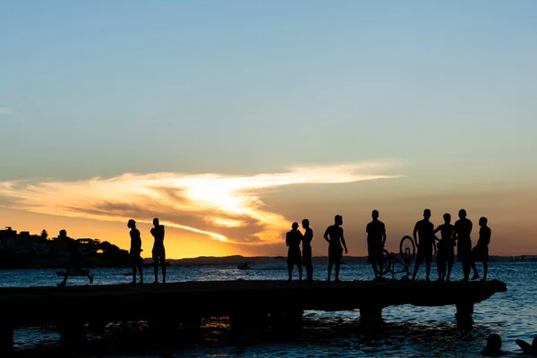 Salvador Bahia Brésil Mars 2019 Silhouette Jeunes Sautant Pont Crush — Photo