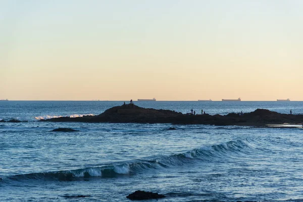 Ondina Strandlandschaft Einem Sonnigen Tag Mit Großen Felsen Und Stetigen — Stockfoto