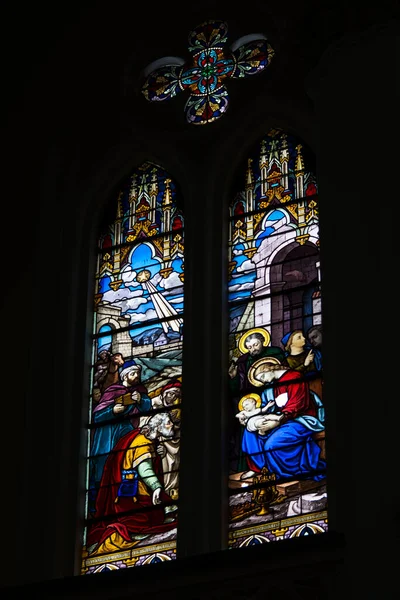 Bunte Buntglasfenster Gefüllt Mit Kunst Aus Einer Katholischen Kirche Salvador — Stockfoto