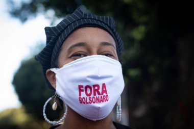 Salvador, Bahia, Brezilya - 11 Haziran 2021: protestocular Salvador kentinde Başkan Jair Bolsonaro hükümetini protesto ettiler.