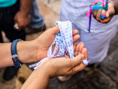 Salvador, Bahia, Brezilya - 28 Aralık 2018: Senhor do Bonfim Kilisesi 'nde yılın son Cuma gününü kutluyoruz.    