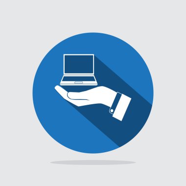 Dizüstü bilgisayar simgesi tutan el