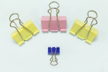 ataş izole beyaz arka plan üzerinde