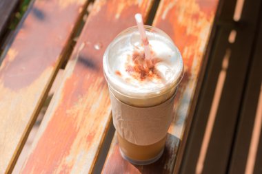 Yeşil çay buzlu kahve, seçici odak.