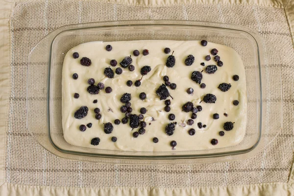 Raw cake with blueberry — Stock Photo, Image